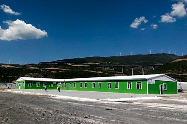 تم بناء مدارس المساعدات بسبب زلازل كهرمان مرعش