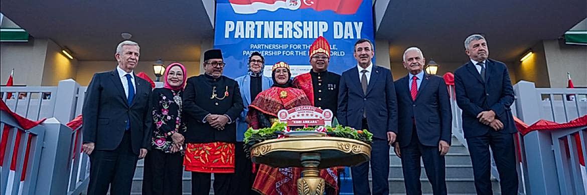 Hekim Holding Yöneticilerinin de Katılımıyla Endonezya Büyükelçiliğinde Anlamlı Etkinlik